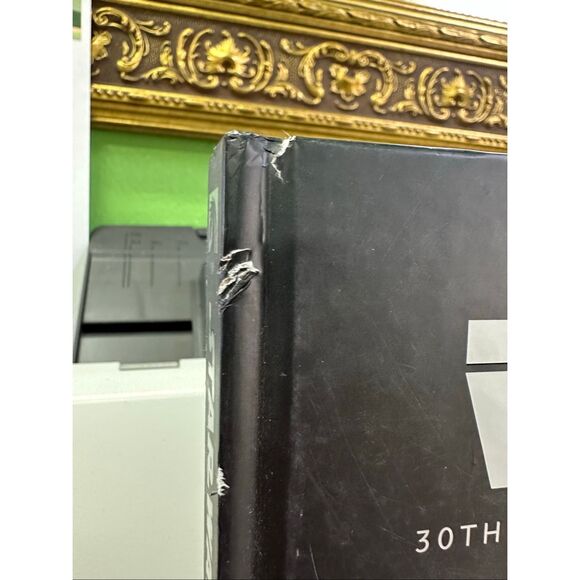 30th anniversary Limited, print run, hardcover novel, art story collection volum - Picture 2 of 10